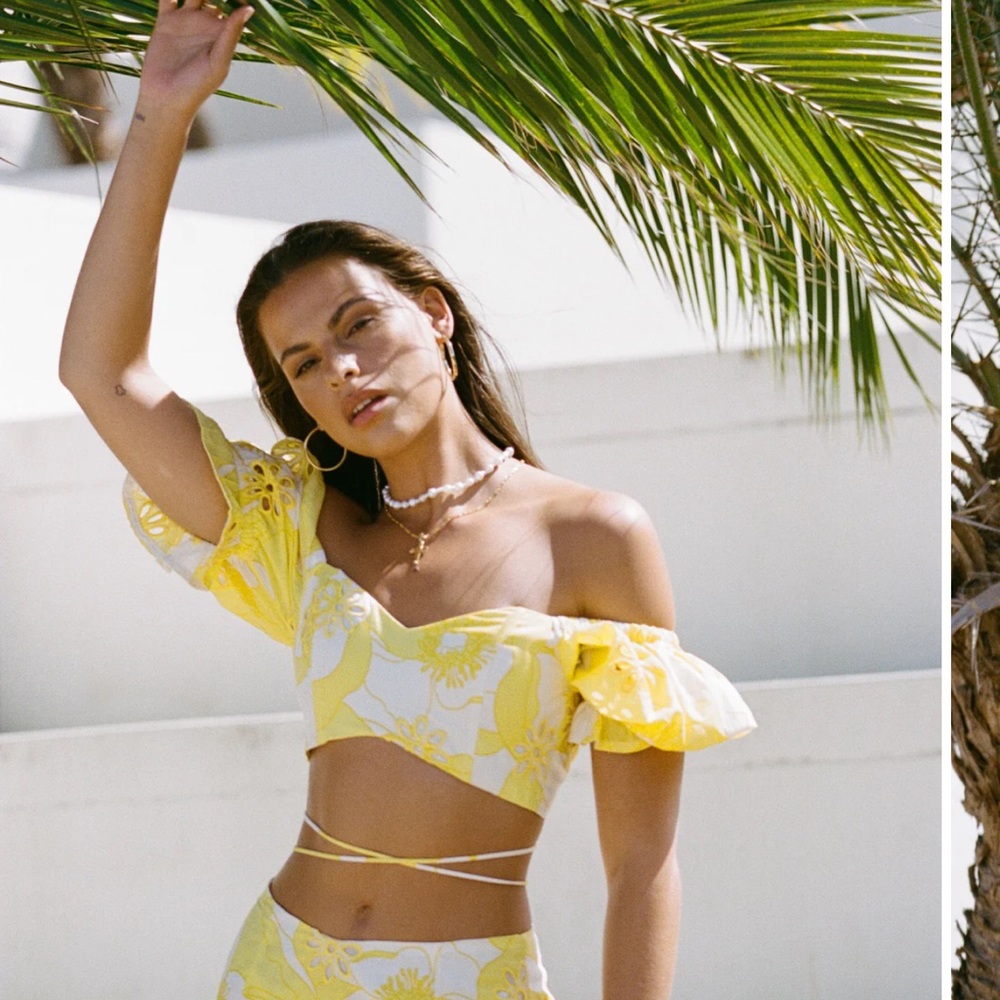 Sabo skirt yellow floral two piece set - Picture 4 of 5